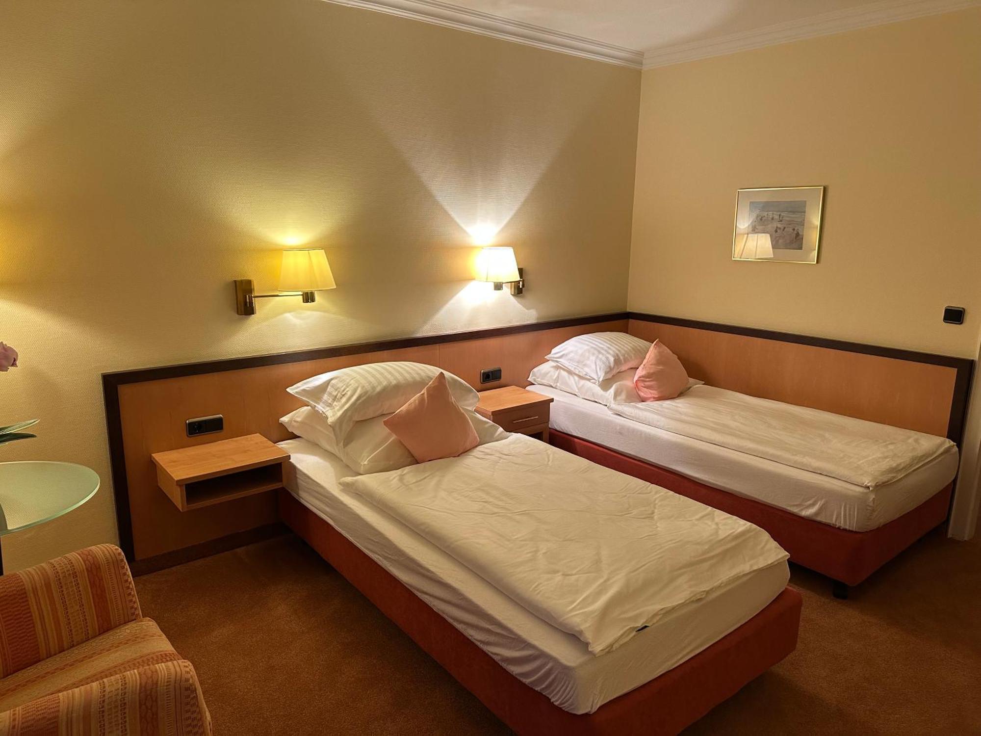 Hotel Kieferneck บัดบีเวนเซิน ภายนอก รูปภาพ