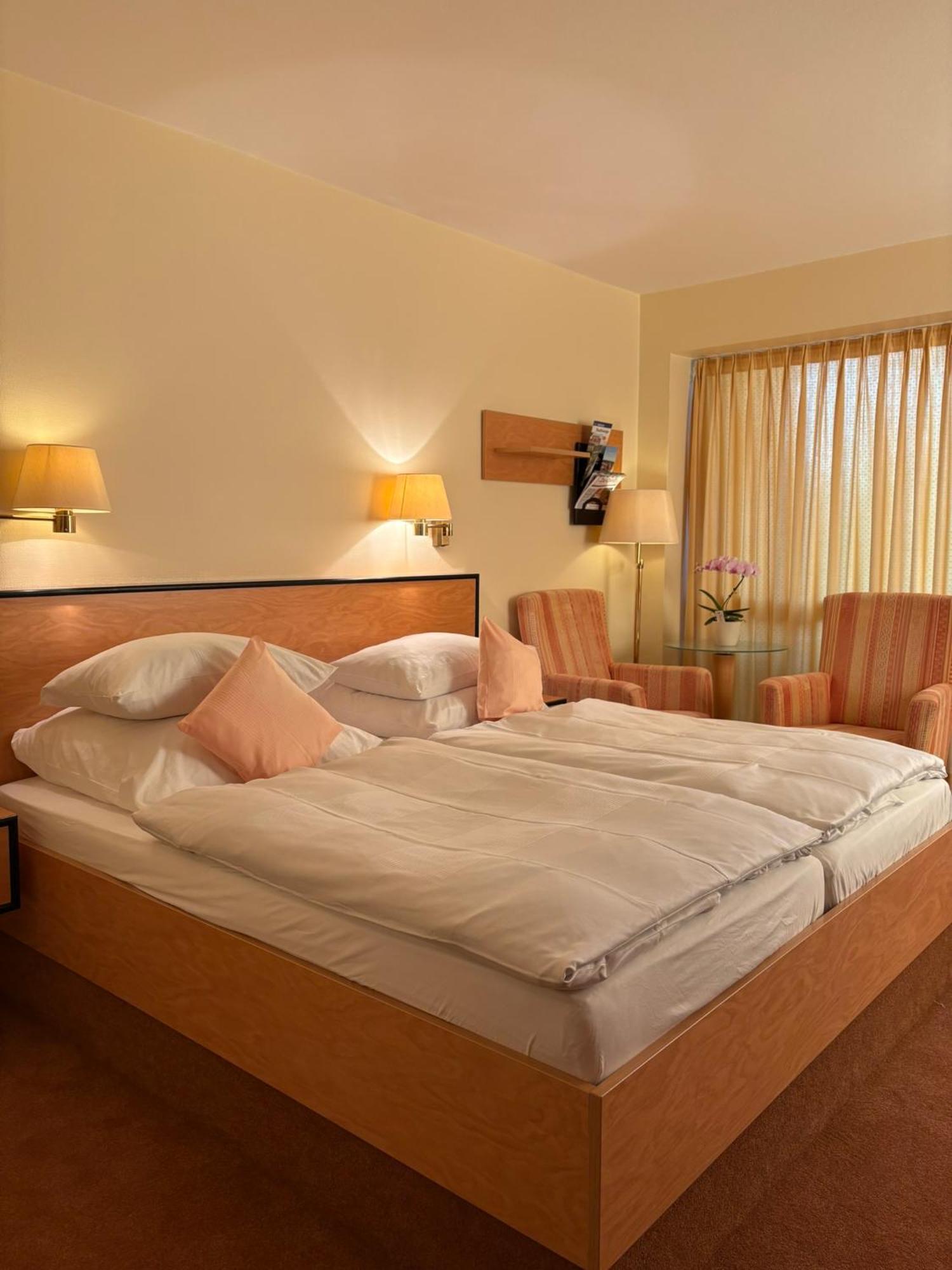 Hotel Kieferneck บัดบีเวนเซิน ภายนอก รูปภาพ