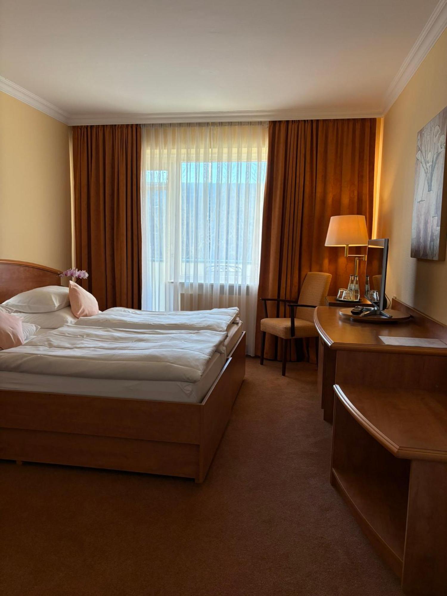 Hotel Kieferneck บัดบีเวนเซิน ภายนอก รูปภาพ
