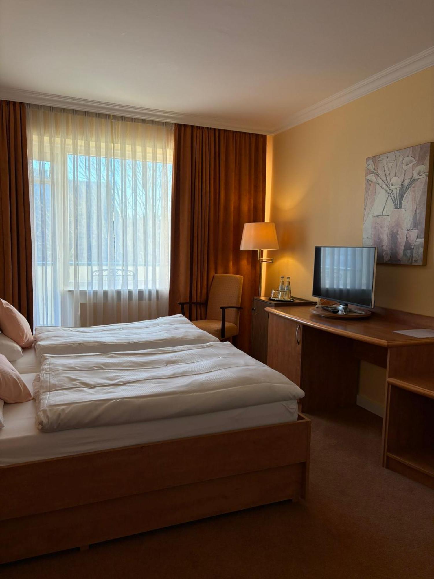Hotel Kieferneck บัดบีเวนเซิน ภายนอก รูปภาพ